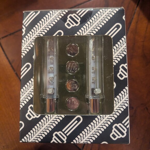 Thread Lightly Bicycle Valve Lights - Picture 3 of 4